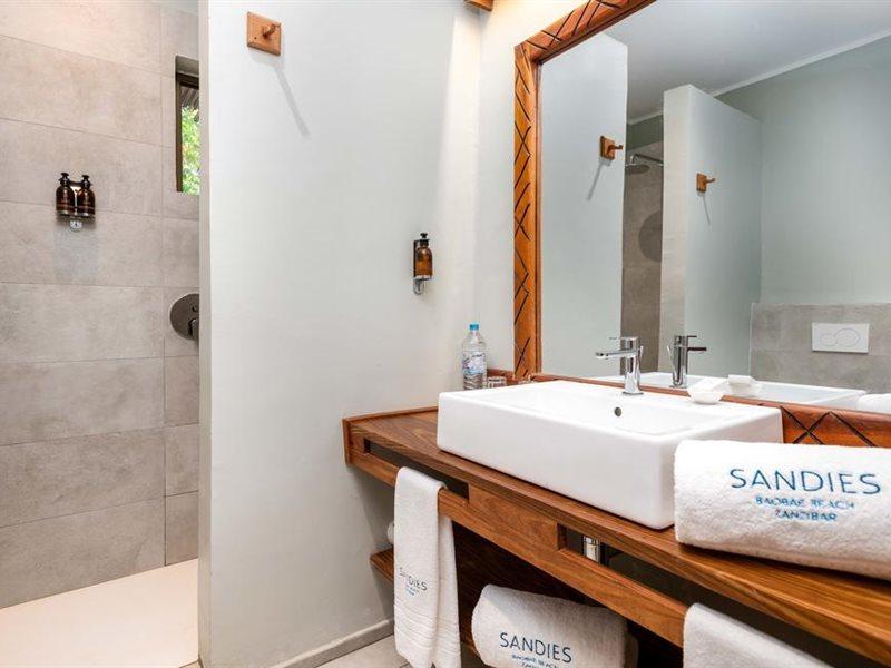 Baobab Beach Resort Нунгви Экстерьер фото