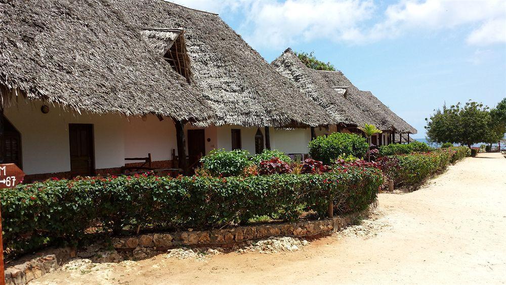 Baobab Beach Resort Нунгви Экстерьер фото