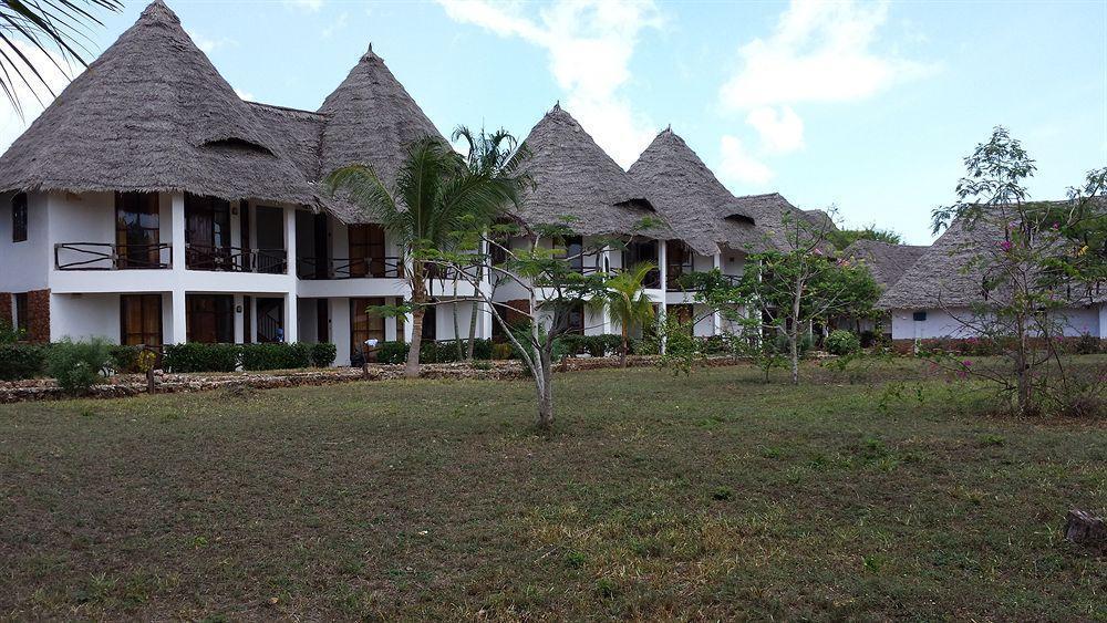 Baobab Beach Resort Нунгви Экстерьер фото