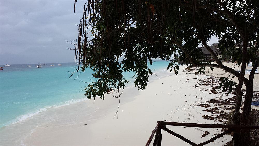 Baobab Beach Resort Нунгви Экстерьер фото